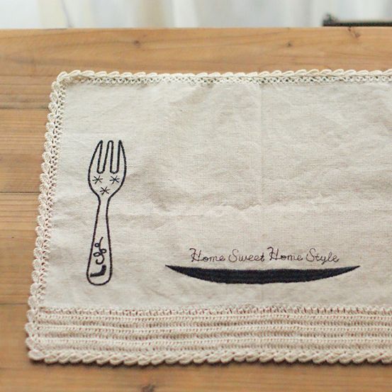 刺繍入りランチョンマット 黒糸刺繍 - DAY'S FREE